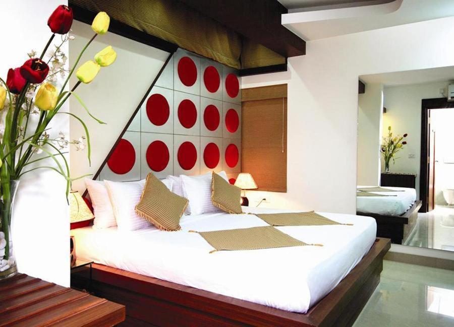 The Nines Business Hotel Bengaluru Szoba fotó